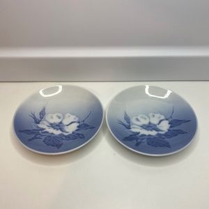 2Vintage Royal Copenhagen 'Wild Rose' Blue & White Floral Porcelain Trinket Dish